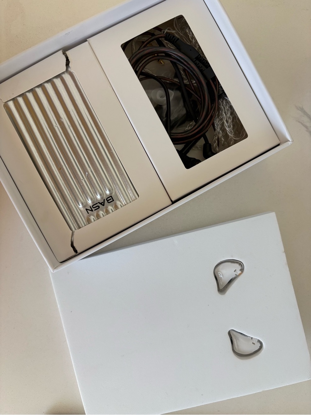 Silver Portable Audio DAC/AMP with Clear Ear Tips